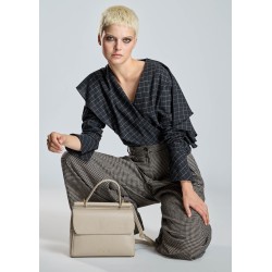 Blusa Gris Cuadros Con Volante