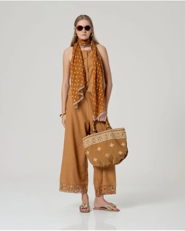 PANTALÓN CAMEL BAJO BORDADO