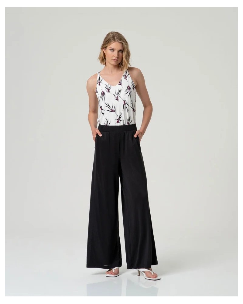 Pantalón Negro Recto Detalle Calado