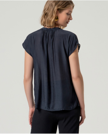 Blusa Negra Bordada