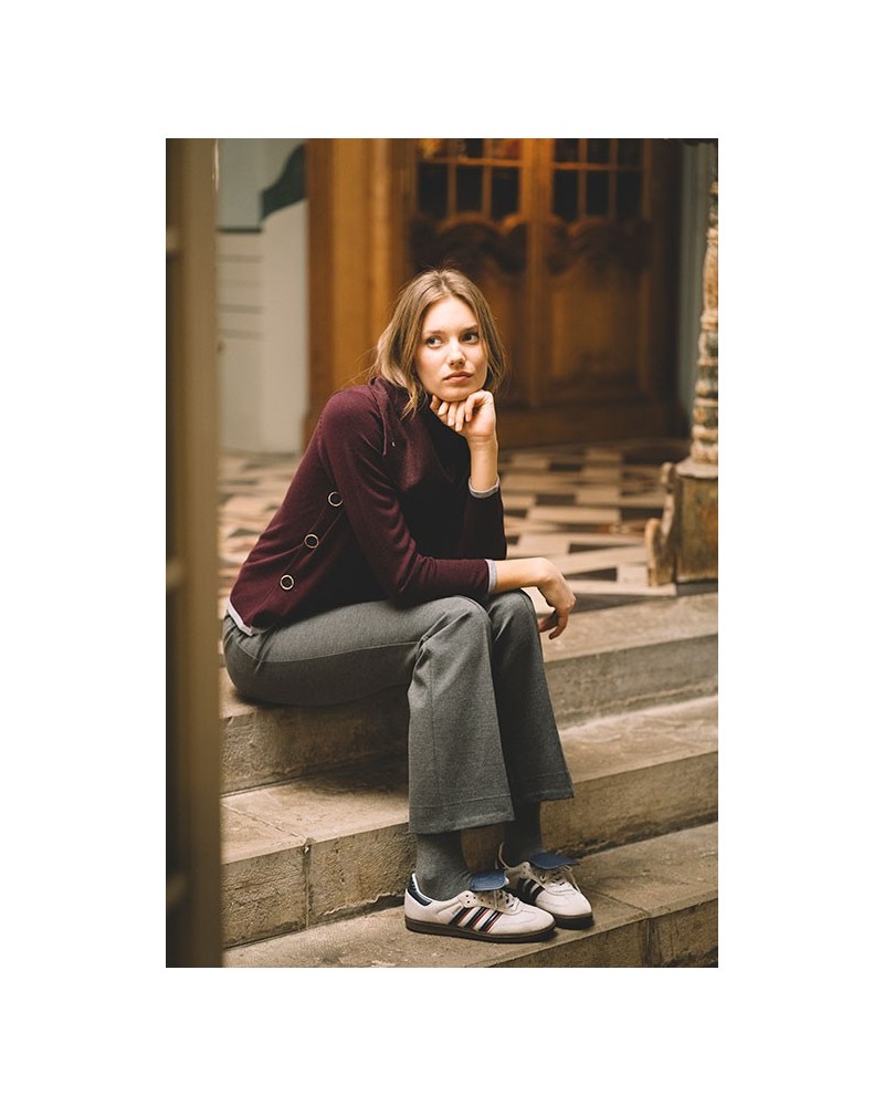 Jersey Burdeos Vivo Gris y Botones