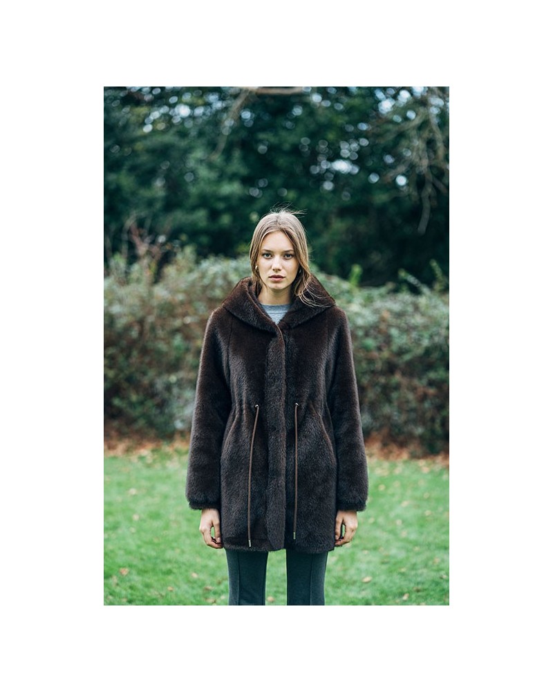 Abrigo Pelo Marrón Con Capucha