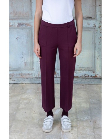 Pantalón Burdeos Con Nervio