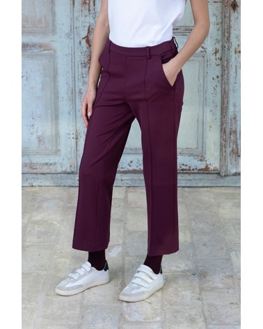 Pantalón Burdeos Con Nervio