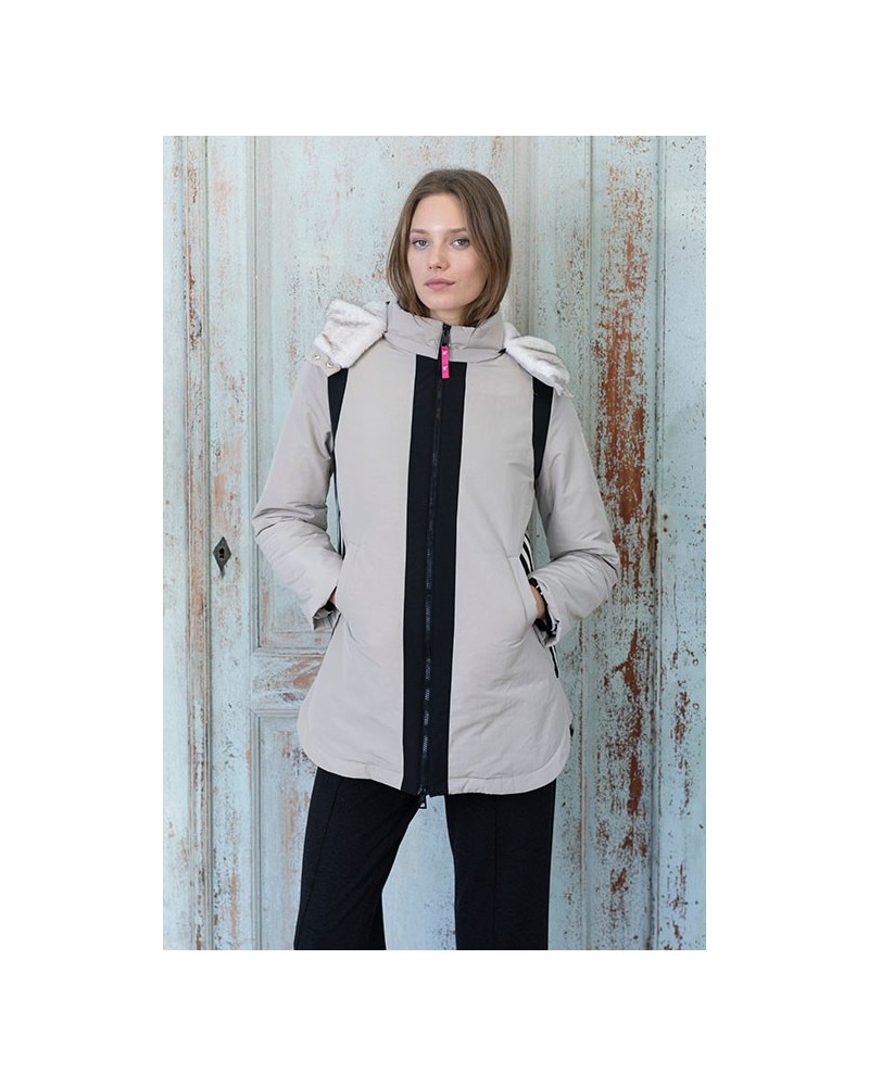 Parka Beige Detalles Negros