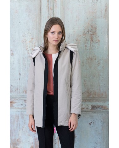 Parka Beige Detalles Negros