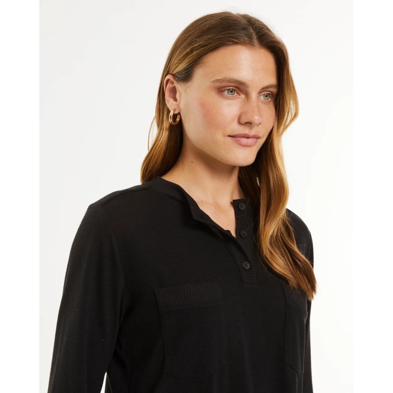 Camiseta Negra Botones