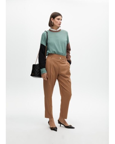 Pantalón Beige Pinzas Cinturón